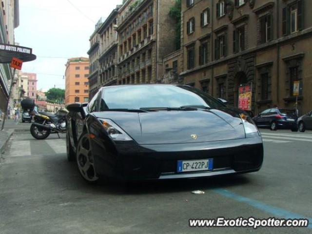 Lamborghini Gallardo spotted in Rome, Italy