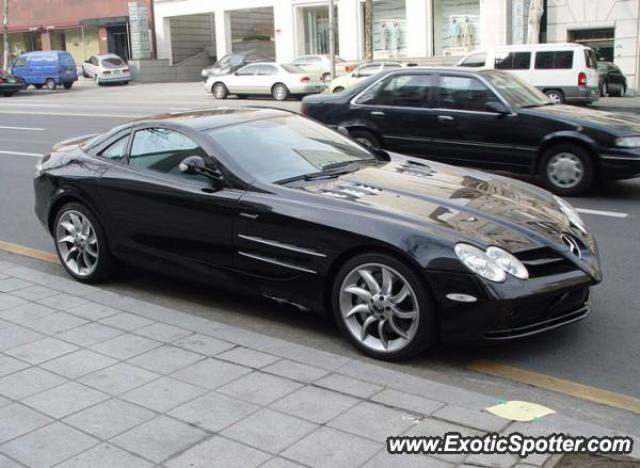 Mercedes SLR spotted in Seoul, South Korea