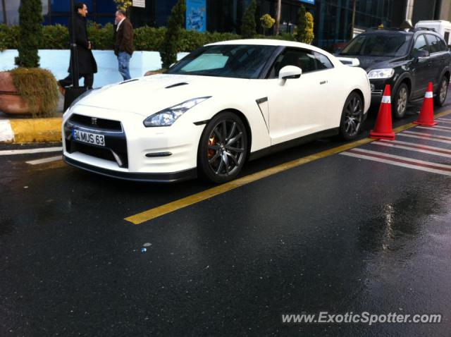 Nissan Skyline spotted in Istanbul, Turkey