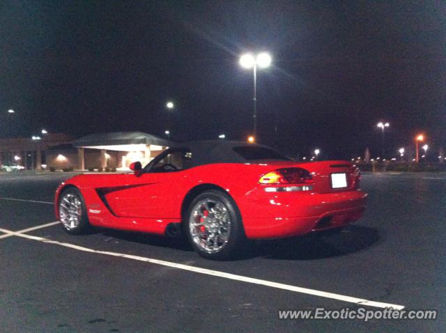 Dodge Viper spotted in St. Louis, Missouri