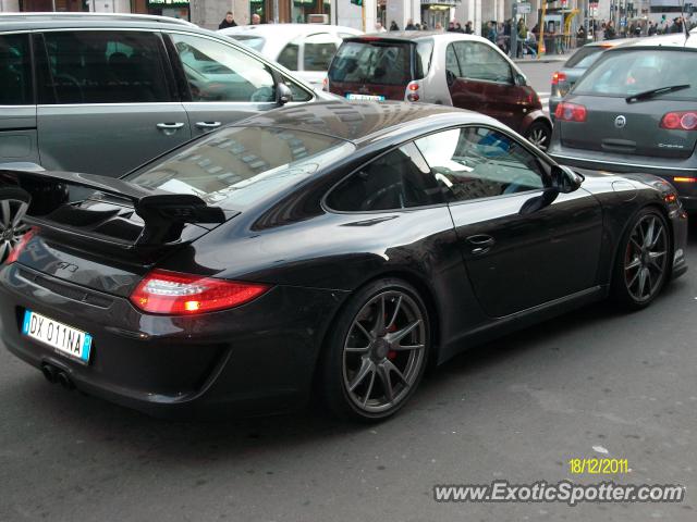 Porsche 911 GT3 spotted in Milan, Italy