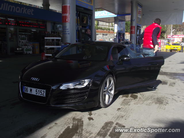 Audi R8 spotted in Istanbul, Turkey