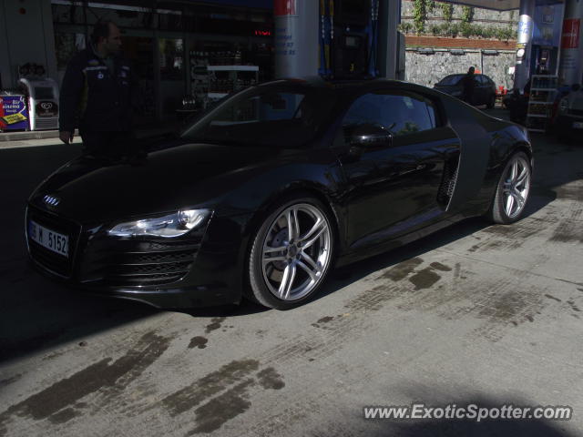 Audi R8 spotted in Istanbul, Turkey