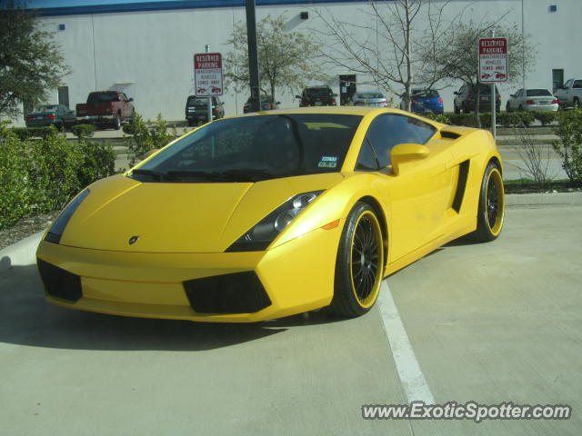 Lamborghini Gallardo spotted in Dallas, Texas