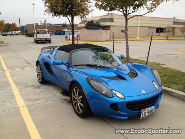 Lotus Elise spotted in Dallas, Texas