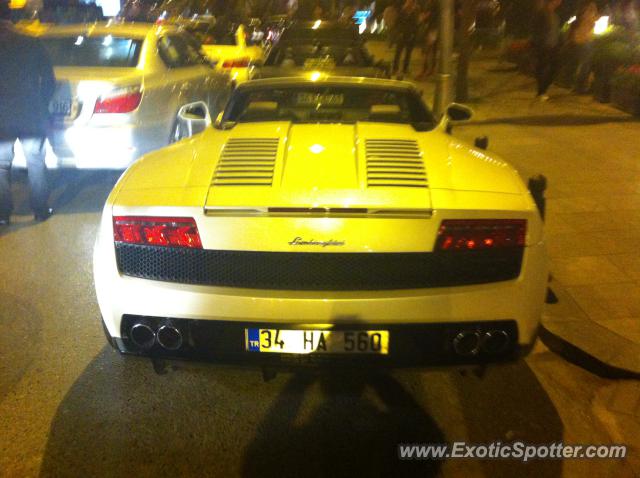 Lamborghini Gallardo spotted in Istanbul, Turkey