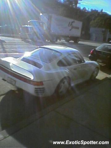 Porsche 959 spotted in Los Angeles, California