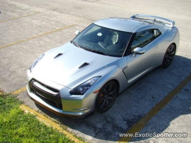 Nissan Skyline spotted in Ft. Lauderdale, Florida