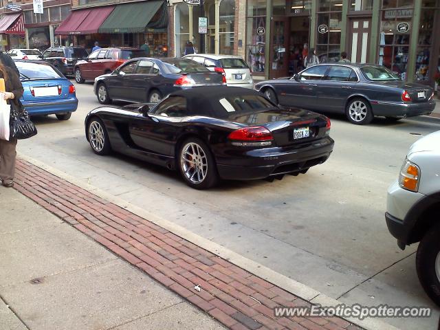 Dodge Viper spotted in Galena, Illinois