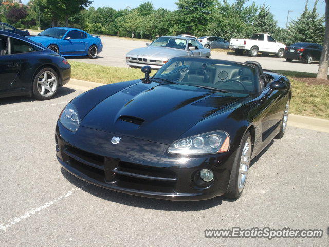 Dodge Viper spotted in Cool springs, Tennessee