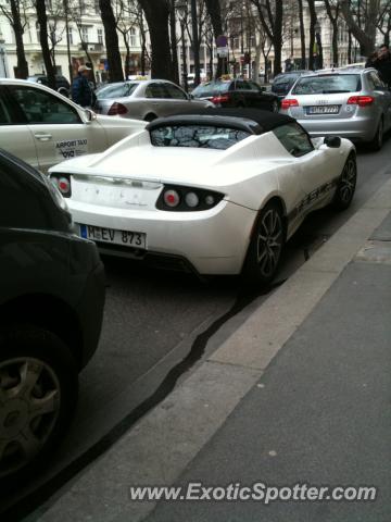 Tesla Roadster spotted in Zurich, Switzerland