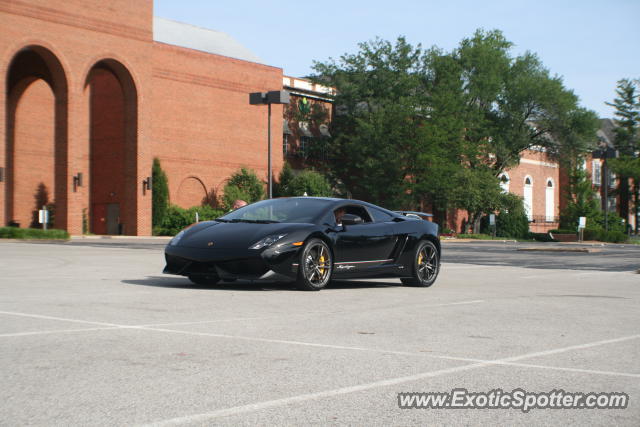 Lamborghini Gallardo spotted in St. Louis, Missouri