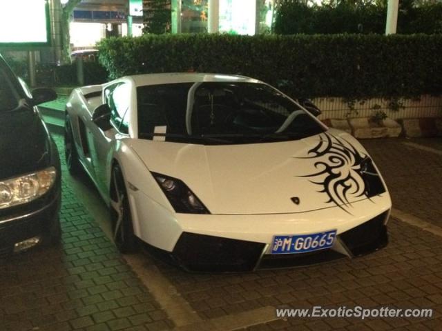 Lamborghini Gallardo spotted in Shanghai, China