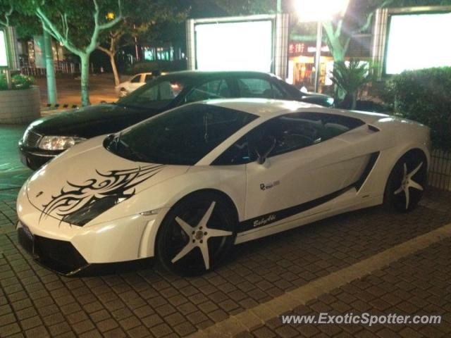 Lamborghini Gallardo spotted in Shanghai, China