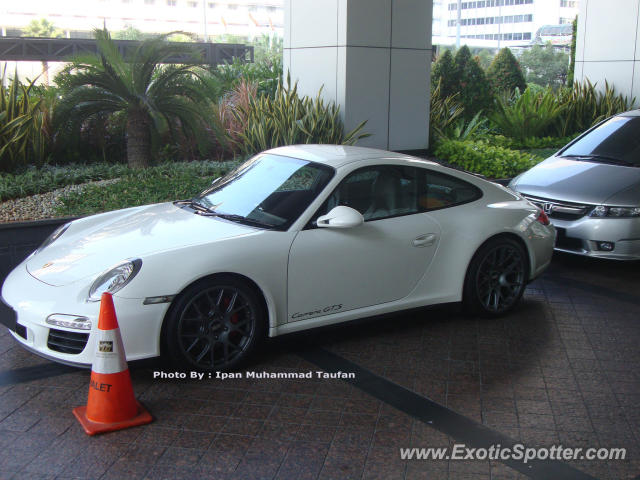 Porsche 911 spotted in Jakarta, Indonesia