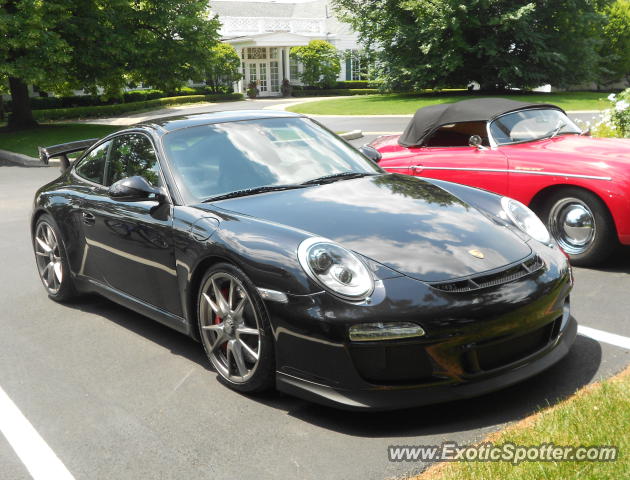 Porsche 911 GT3 spotted in Wilmette, Illinois