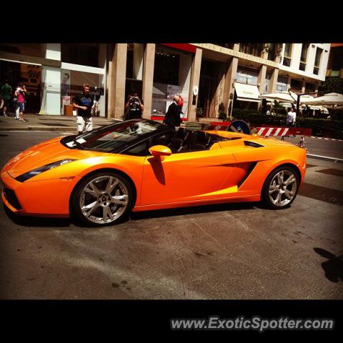 Lamborghini Gallardo spotted in Milano, Italy