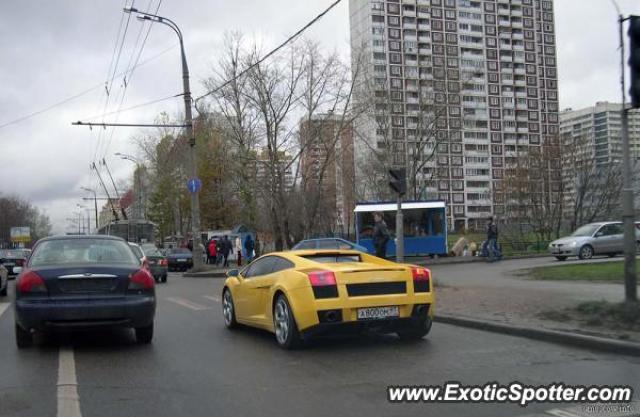 Lamborghini Gallardo spotted in Moscow, Russia