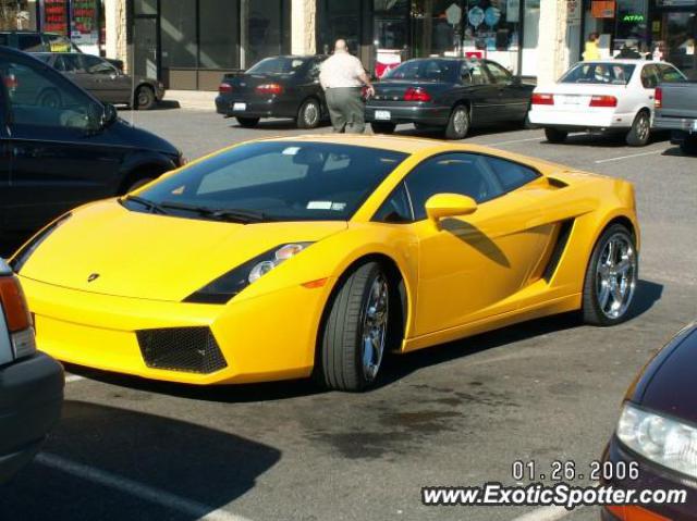 Lamborghini Gallardo spotted in Mastic, New York