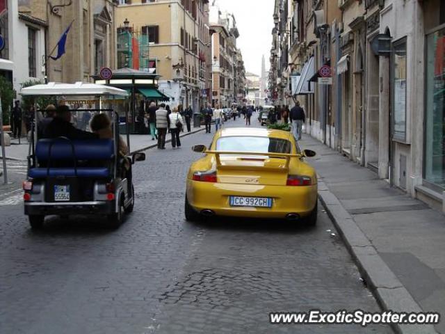 Porsche 911 GT3 spotted in Rome, Italy