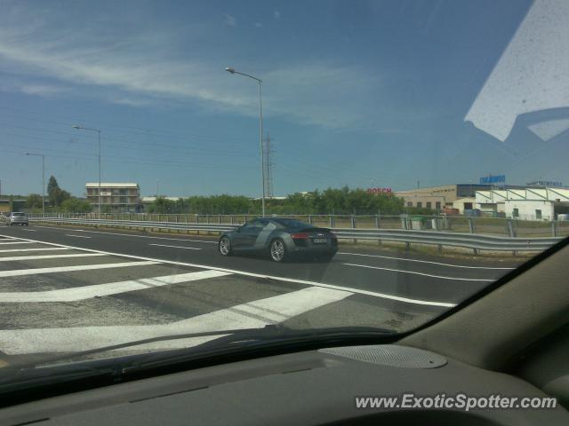 Audi R8 spotted in Milano, Italy