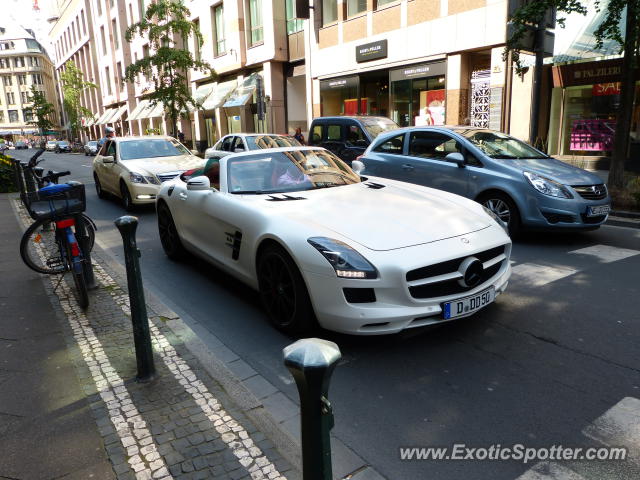 Mercedes SLS AMG spotted in Düsseldorf, Germany