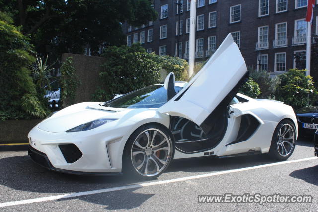 Mclaren MP4-12C spotted in London, United Kingdom