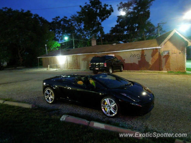 Lamborghini Gallardo spotted in Lake Zurich, Illinois