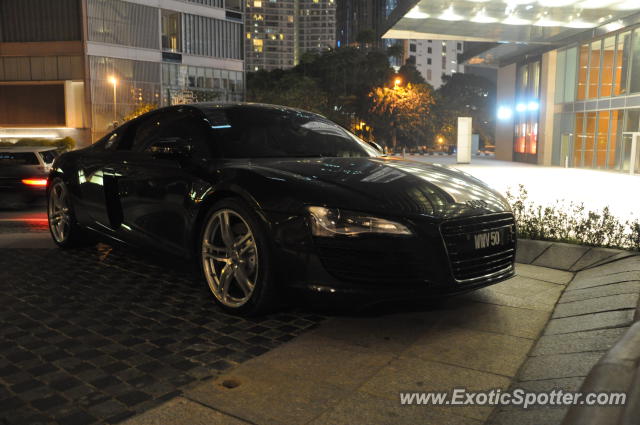 Audi R8 spotted in KLCC Twin Tower, Malaysia