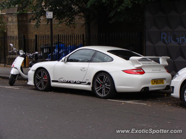 Porsche 911 spotted in London, United Kingdom