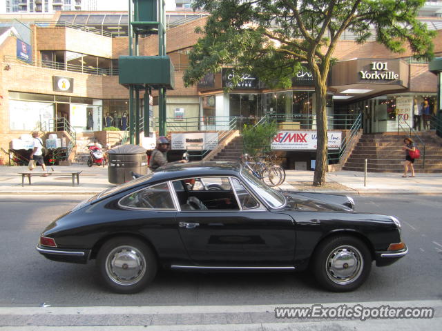 Porsche 911 spotted in Toronto, Canada