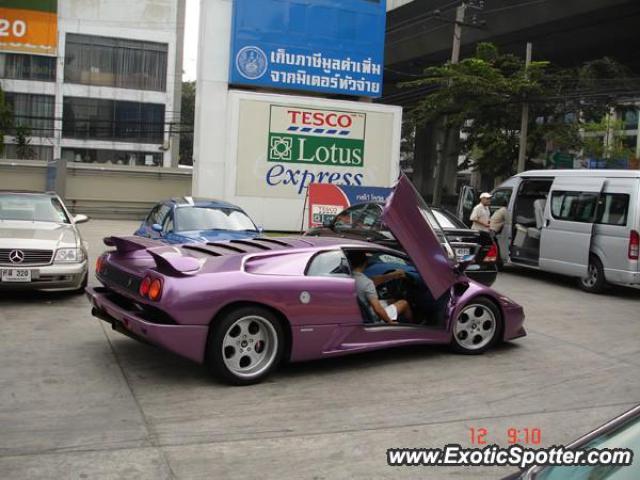 Lamborghini Diablo spotted in Bangkok, Thailand