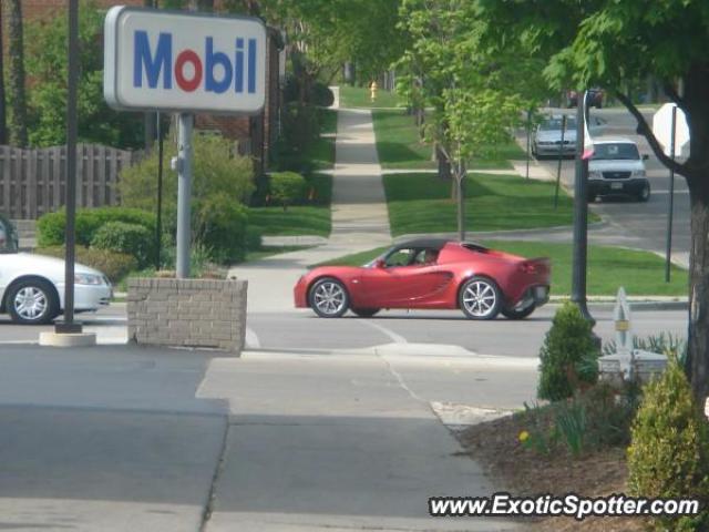 Lotus Elise spotted in Hinsdale, Illinois