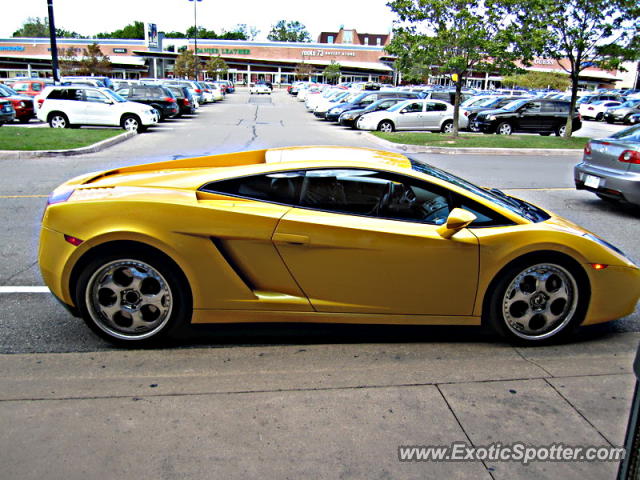 Lamborghini Gallardo spotted in Niagara Falls, Canada