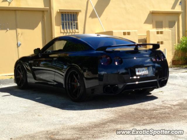 Nissan Skyline spotted in Deerfield Beach, Florida