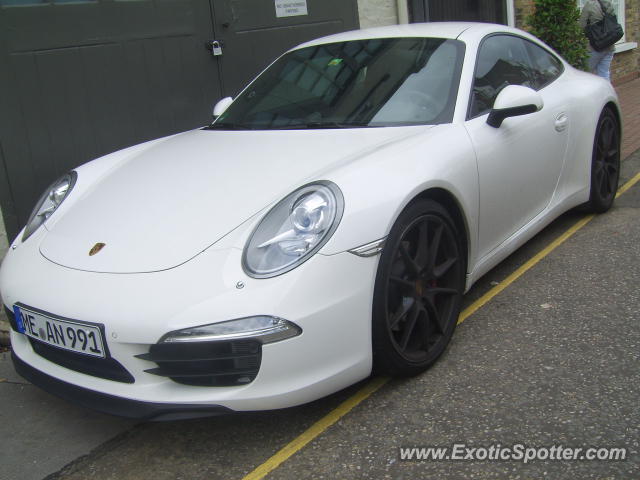 Porsche 911 spotted in London, United Kingdom