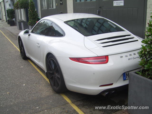 Porsche 911 spotted in London, United Kingdom