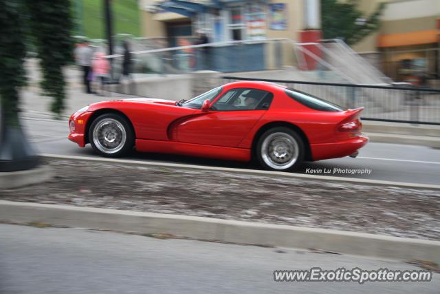 Dodge Viper spotted in Niagara Falls, Canada