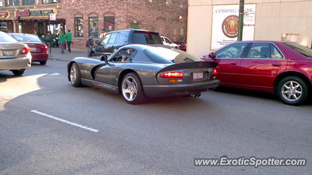 Dodge Viper spotted in Chicago, Illinois