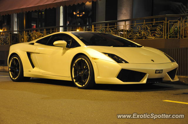 Lamborghini Gallardo spotted in Hard Rock KL, Malaysia