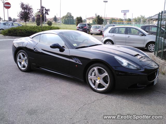 Ferrari California spotted in Bergamo, Italy