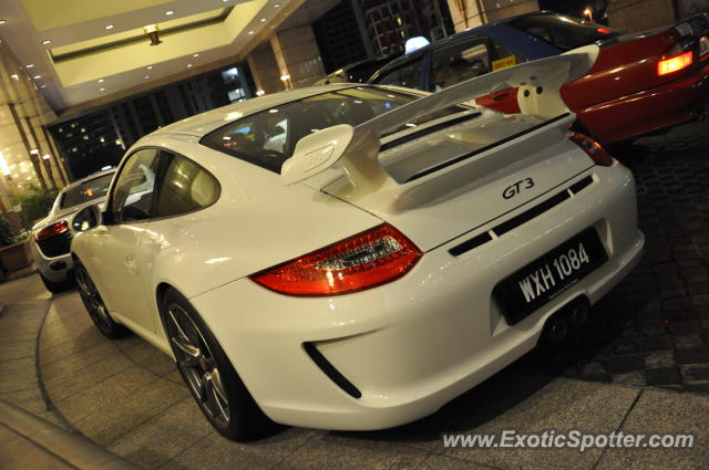 Porsche 911 GT3 spotted in KLCC Twin Tower, Malaysia