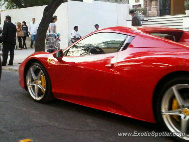 Ferrari 458 Italia spotted in Mexico City, Mexico