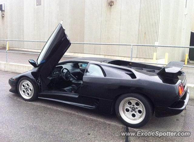 Lamborghini Diablo spotted in Toronto, Ontario, Canada