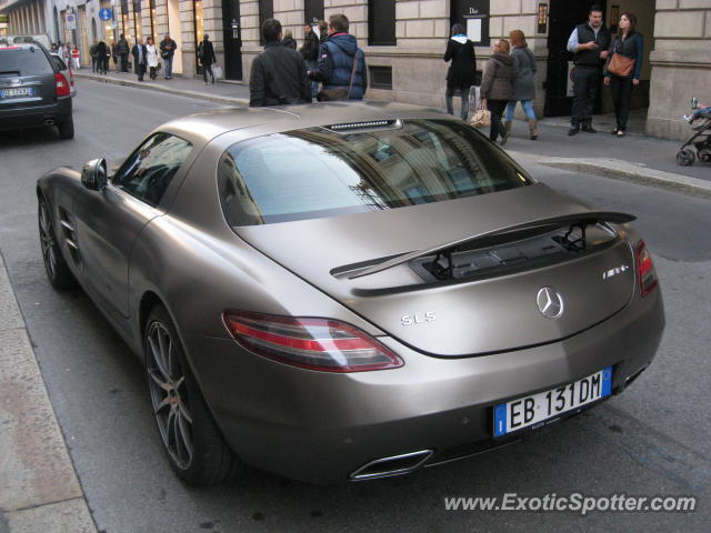 Mercedes SLS AMG spotted in Milano, Italy