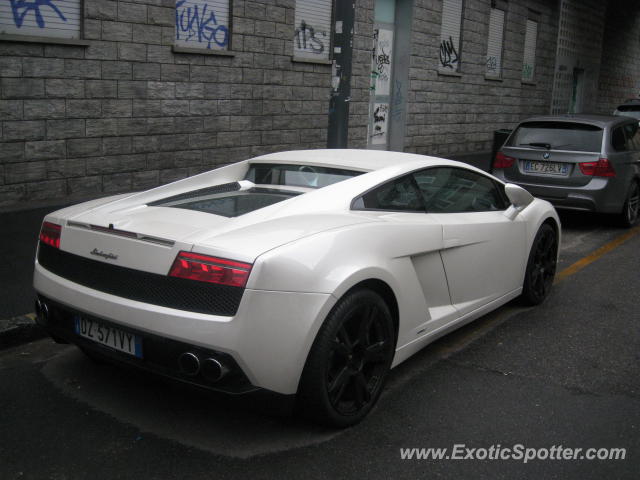 Lamborghini Gallardo spotted in Milano, Italy