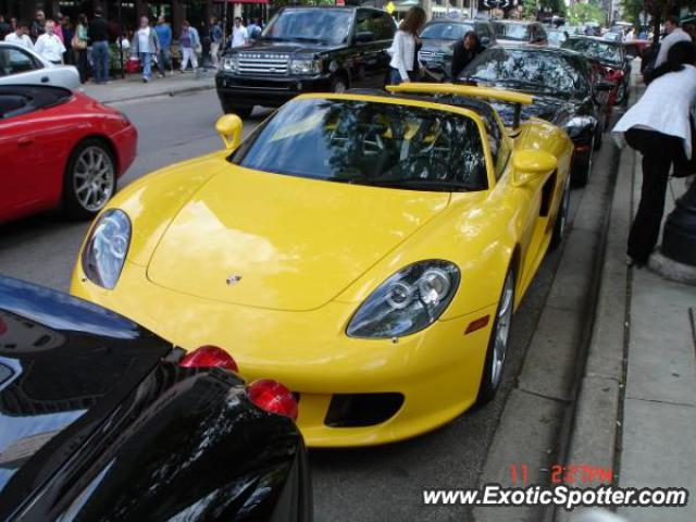 Porsche Carrera GT spotted in Chicago, Illinois