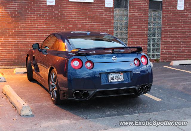 Nissan Skyline spotted in Skokie, Illinois