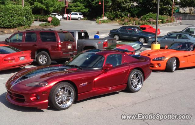 Dodge Viper spotted in Gatlinberg, Tennessee