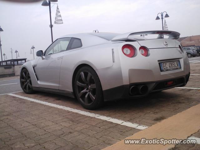 Nissan Skyline spotted in Bergamo, Italy